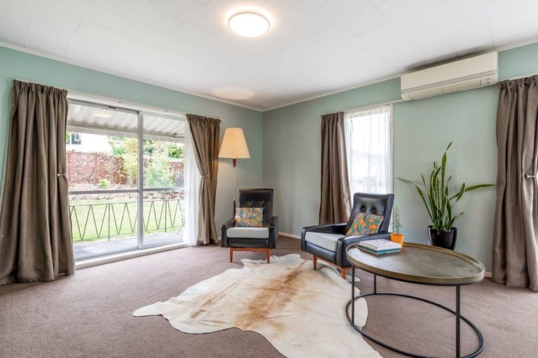 Photo of property in 2/14 Claridge Street, Glen Eden, Auckland, 0602