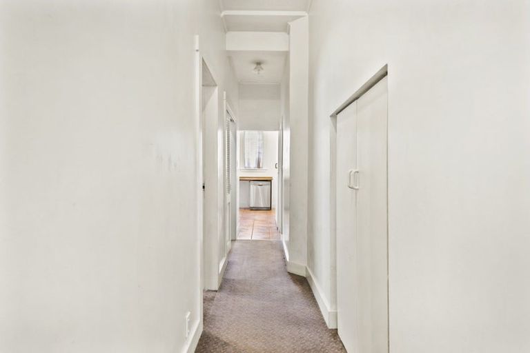 Photo of property in 2/17 Hall Street, Newtown, Wellington, 6021