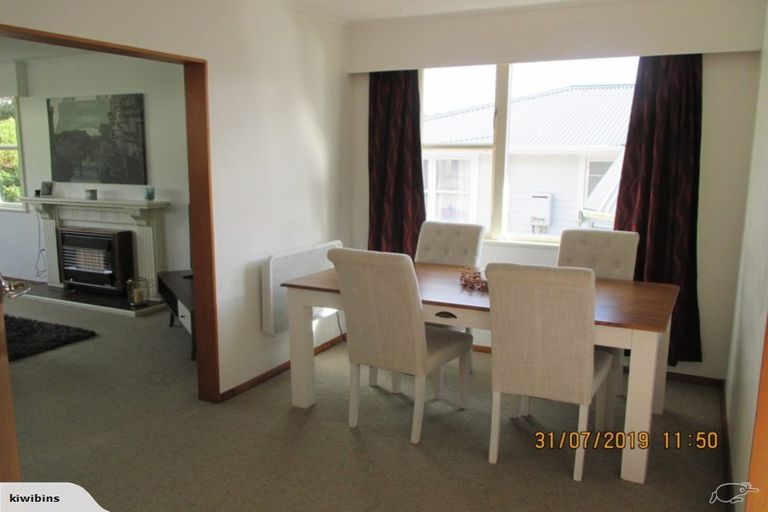 Photo of property in 90 Kenmore Street, Newlands, Wellington, 6037