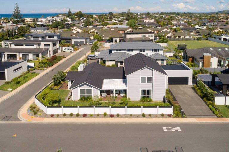 Photo of property in 14 Oceania Sands Way, Papamoa Beach, Papamoa, 3118