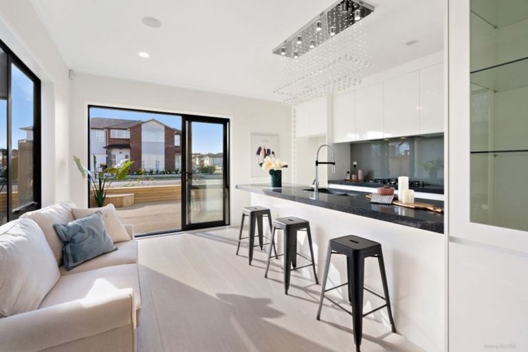 Photo of property in 62 Donegal Park Drive, Flat Bush, Auckland, 2019