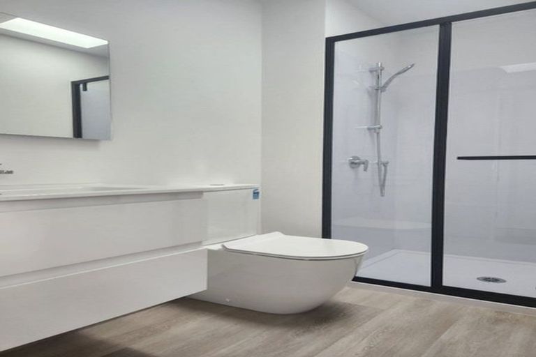 Photo of property in 15 Tiraumea Drive, Pakuranga, Auckland, 2010