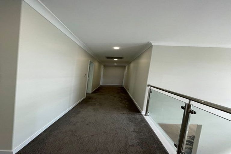 Photo of property in 35 Cloonlyon Drive, Flat Bush, Auckland, 2019