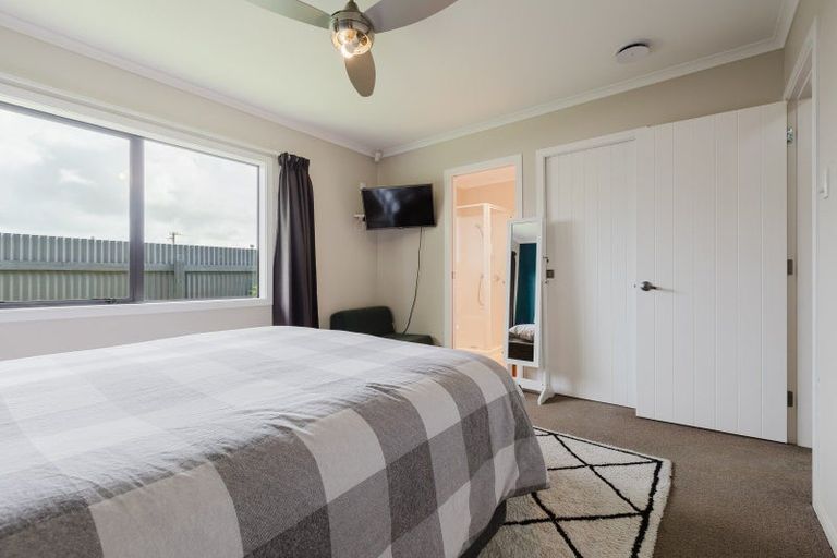 Photo of property in 30 Charles Cross Street, Longburn, Palmerston North, 4412