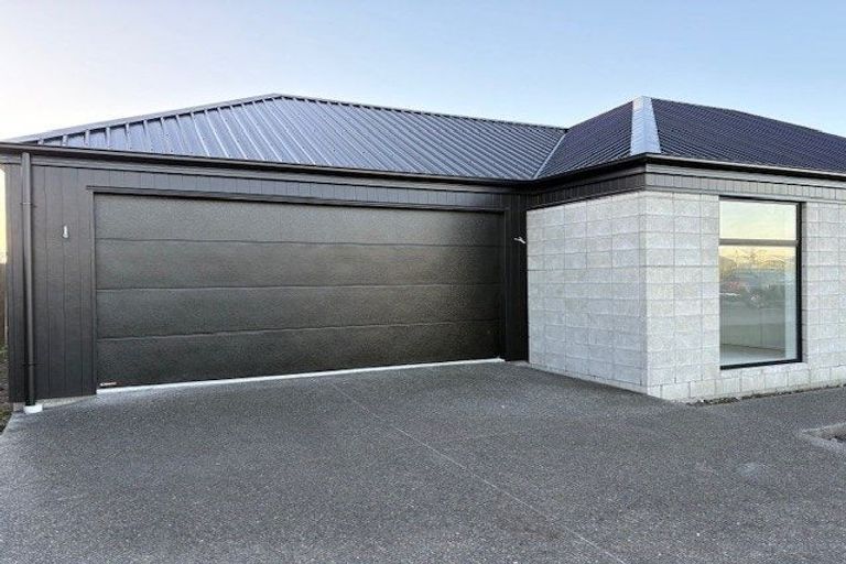 Photo of property in 2 Dynes Road, Rolleston, 7615