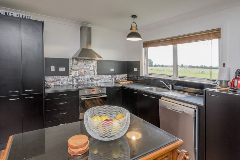 Photo of property in 121 Hokio Beach Road, Levin, 5510