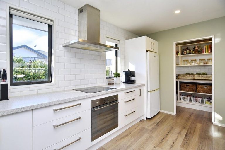 Photo of property in 7 Peter Place, Rangiora, 7400