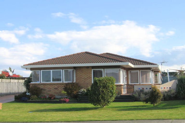 Photo of property in 22 Balmacewen Place, Mount Maunganui, 3116