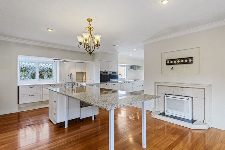 Photo of property in 218 Grahams Road, Burnside, Christchurch, 8053