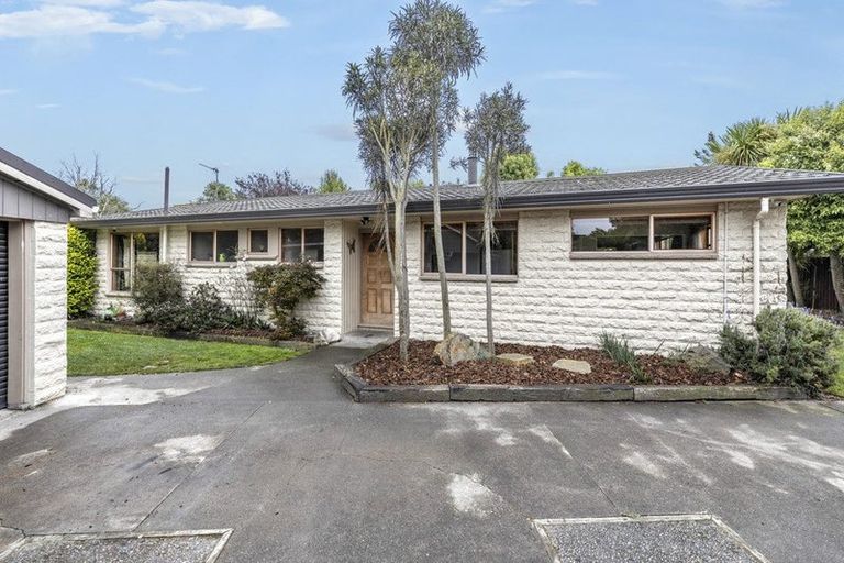 Photo of property in 6 Foster Place, Rangiora, 7400