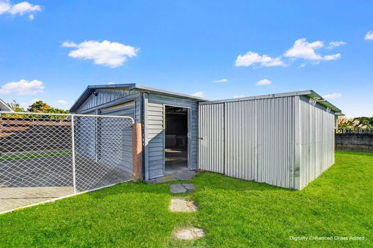 Photo of property in 37 Kimberley Grove, Westbrook, Palmerston North, 4412