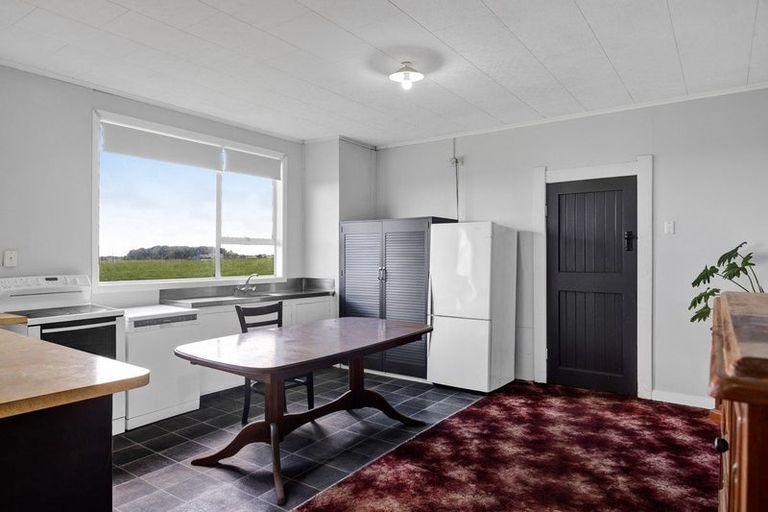 Photo of property in 2288 Eltham Road, Awatuna, Hawera, 4679