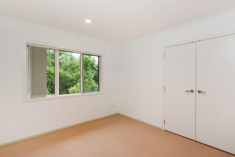 Photo of property in 35 Oram Drive, Turitea, Palmerston North, 4472