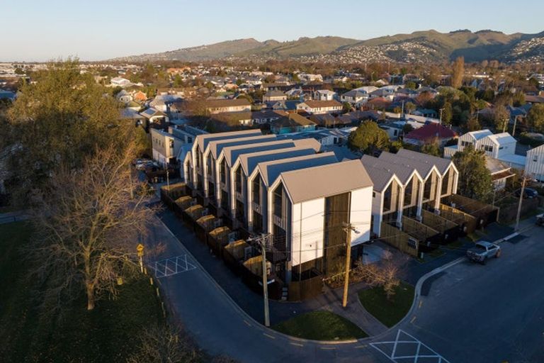 Photo of property in 2/5 Ward Street, Addington, Christchurch, 8024