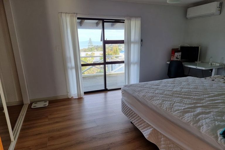 Photo of property in 1435 Whangaparaoa Road, Army Bay, Whangaparaoa, 0930