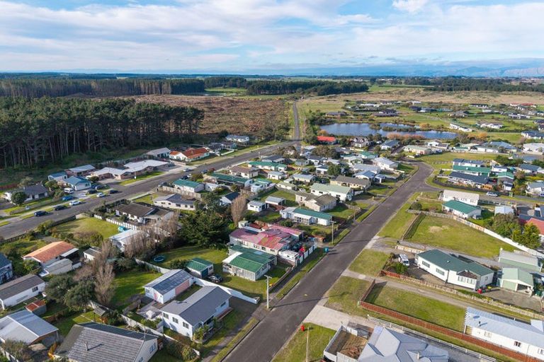 Photo of property in 9 Hennessy Street West, Foxton Beach, Foxton, 4815