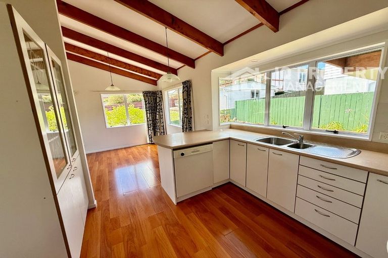 Photo of property in 452 Don Buck Road, Massey, Auckland, 0614