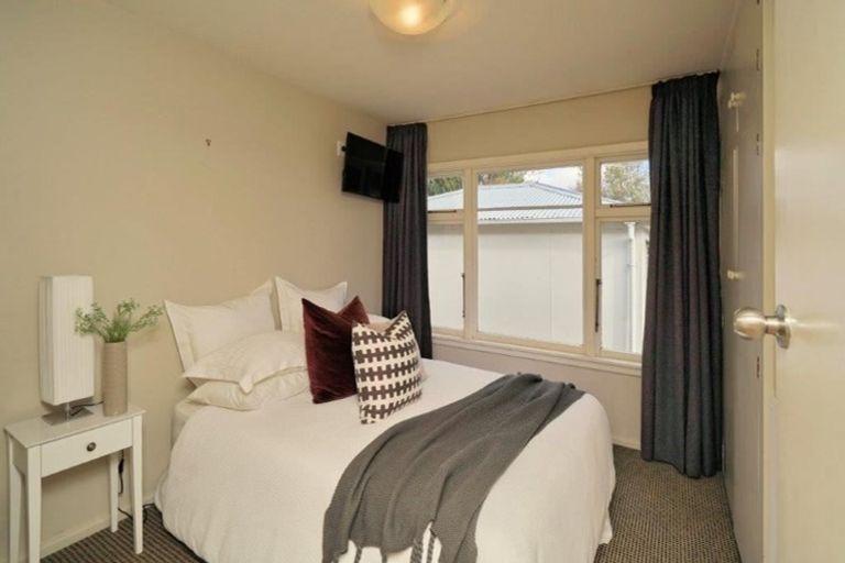 Photo of property in 420 Memorial Avenue, Burnside, Christchurch, 8053
