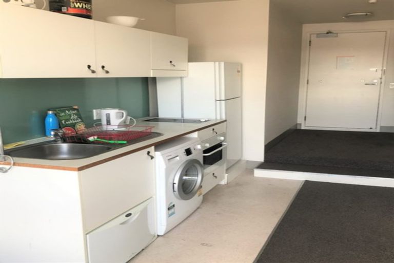 Photo of property in Urbane Apartments, 15/29 Webb Street, Mount Cook, Wellington, 6011