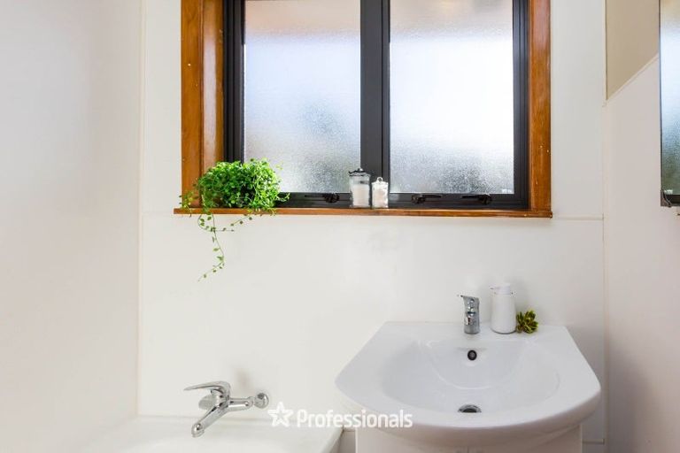 Photo of property in 63 Kashmir Avenue, Clouston Park, Upper Hutt, 5018