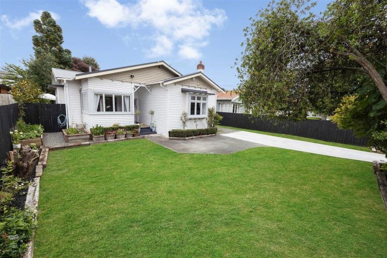 Photo of property in 1 Casey Avenue, Fairfield, Hamilton, 3214