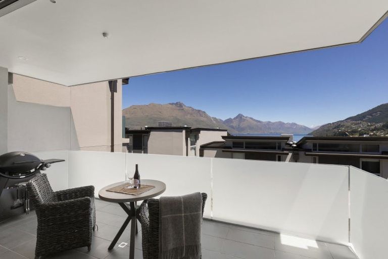Photo of property in The Beeches Apartments, 4/60 Hallenstein Street, Queenstown, 9300