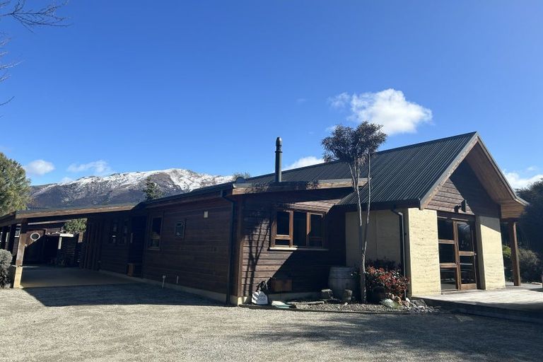 Photo of property in 165 Cemetery Road, Lake Hawea, 9382