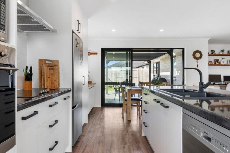 Photo of property in 52 Tamapahore Boulevard, Papamoa Beach, Papamoa, 3118