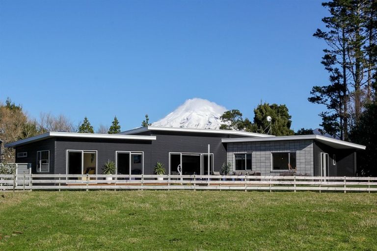 Photo of property in 1248b Egmont Road, Egmont Village, New Plymouth, 4372