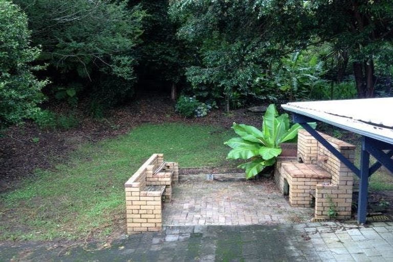 Photo of property in 54 Derwent Crescent, Titirangi, Auckland, 0604