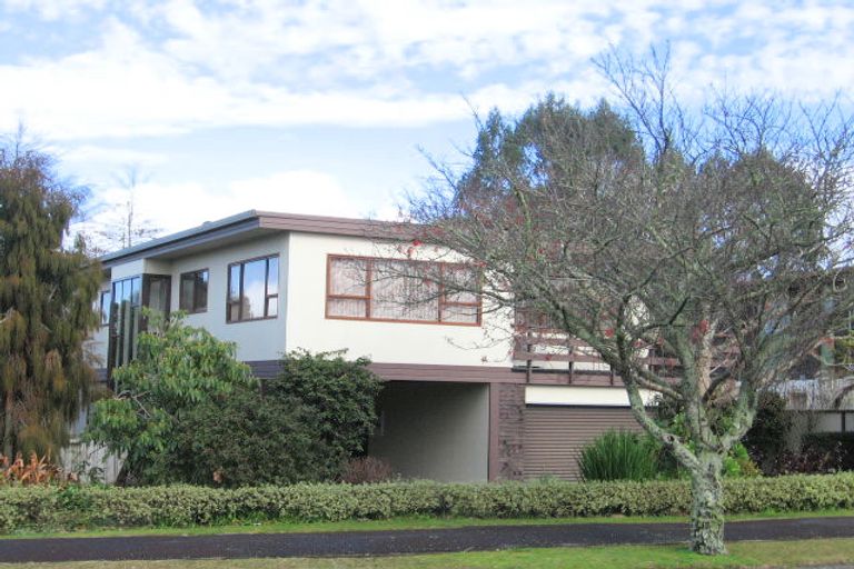 Photo of property in 35 Resthill Crescent, Glenview, Hamilton, 3206