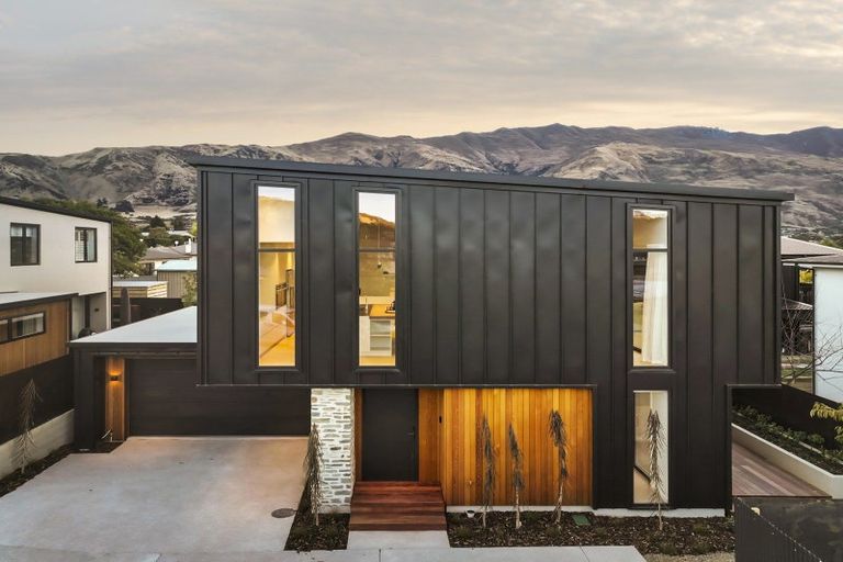 Photo of property in 147b Warren Street, Wanaka, 9305