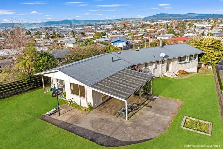 Photo of property in 9 Teal Place, Selwyn Heights, Rotorua, 3015