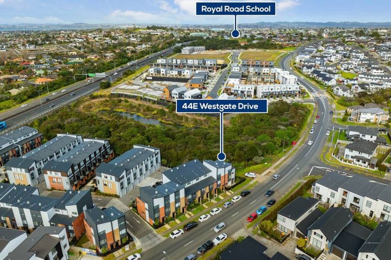 Photo of property in 44e Westgate Drive, Westgate, Auckland, 0614
