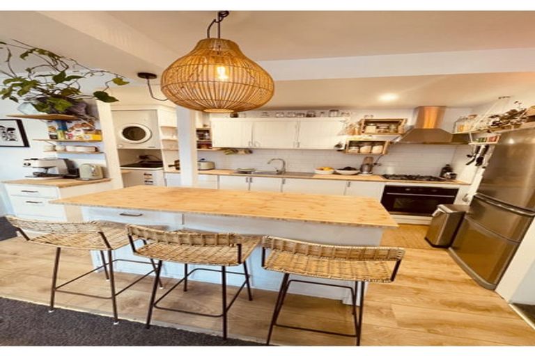 Photo of property in 121 Poplar Grove, Whalers Gate, New Plymouth, 4310