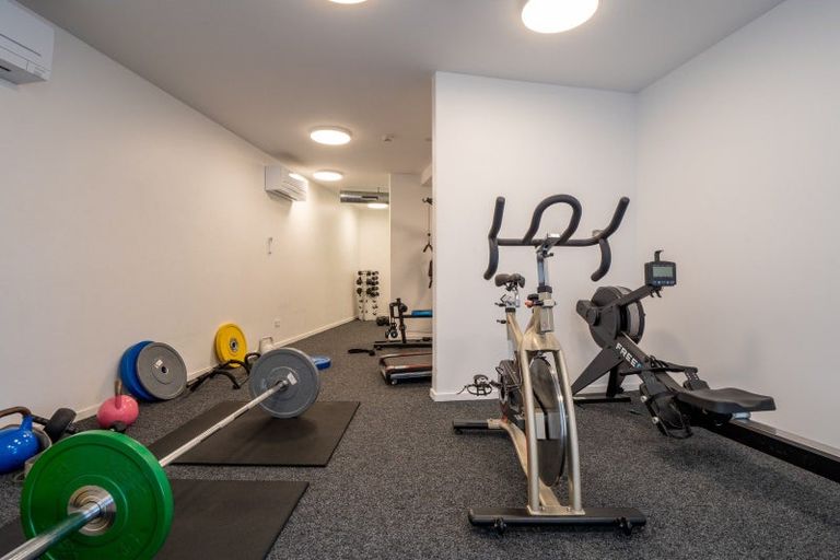 Photo of property in The Alex Apartments, 13/135a Hallenstein Street, Queenstown, 9300