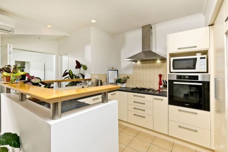 Photo of property in 36 Gunner Drive, Te Atatu Peninsula, Auckland, 0610