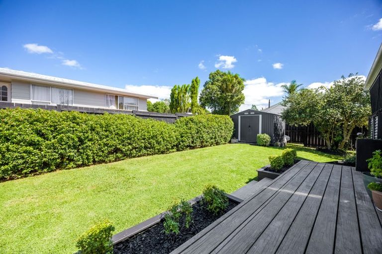 Photo of property in 8 Camphora Place, Ranui, Auckland, 0612