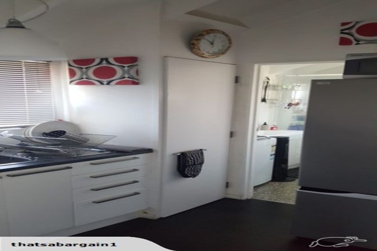 Photo of property in 18/125u Queens Drive, Lyall Bay, Wellington, 6022