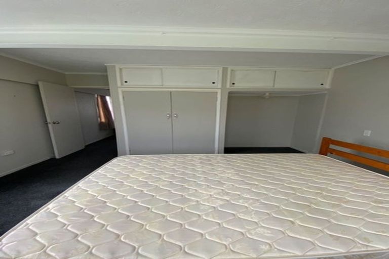 Photo of property in 10 Kaweka Street, New Lynn, Auckland, 0600