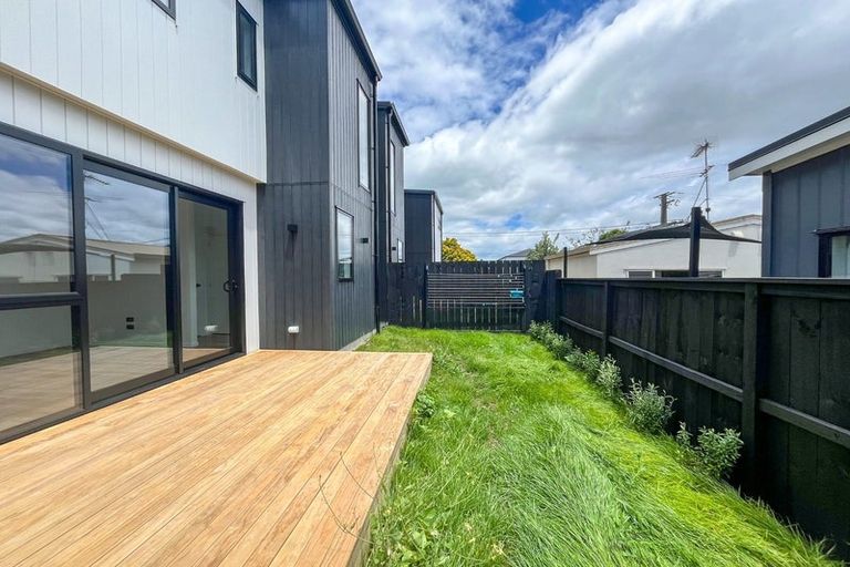 Photo of property in 4c Tainui Terrace, Mangere Bridge, Auckland, 2022