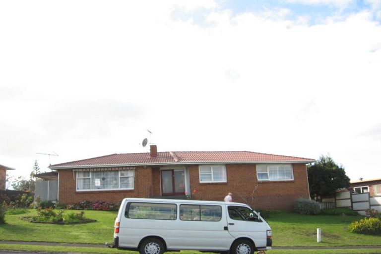 Photo of property in 32 Chatsworth Crescent, Pakuranga Heights, Auckland, 2010