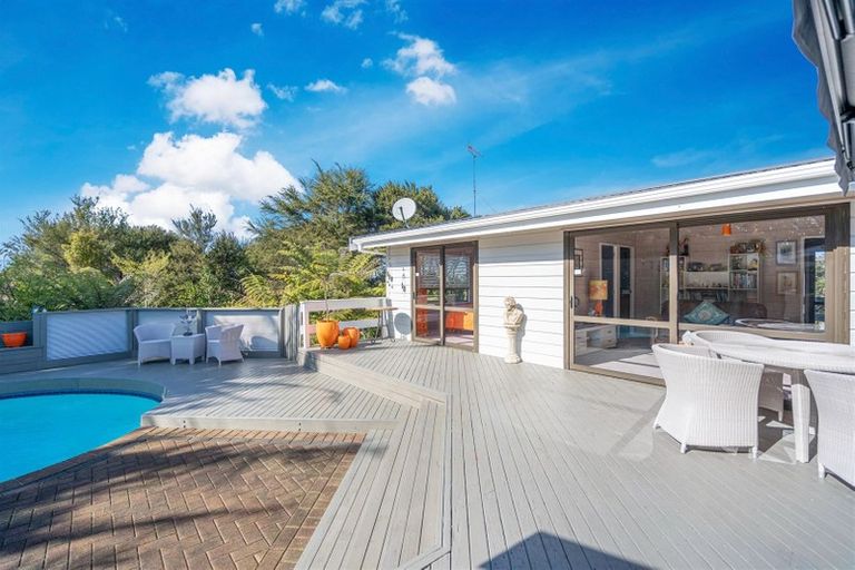 Photo of property in 14 Highwood Grove, Torbay, Auckland, 0630