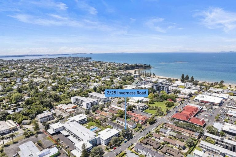 Photo of property in 2/25 Inverness Road, Browns Bay, Auckland, 0630