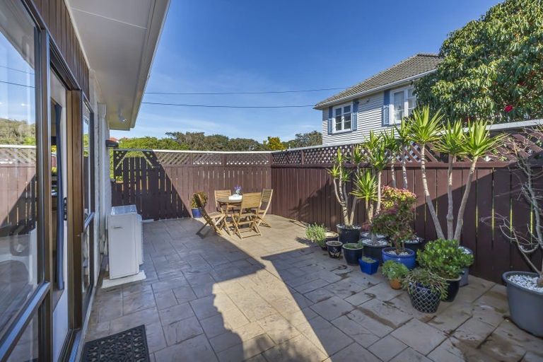 Photo of property in 21 Cecil Road, Tawa, Wellington, 5028