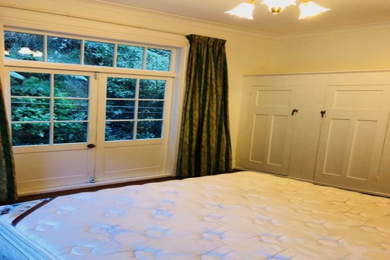 Photo of property in 55 Garden Road, Northland, Wellington, 6012