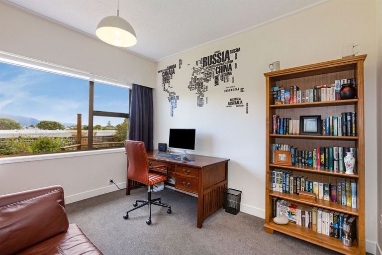 Photo of property in 109 Golf Road, Paraparaumu Beach, Paraparaumu, 5032