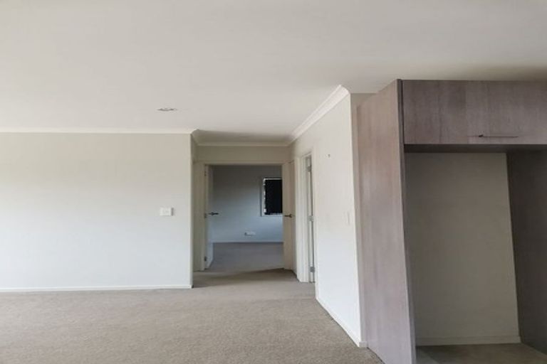 Photo of property in 38 Durham Street, Te Atatu Peninsula, Auckland, 0610