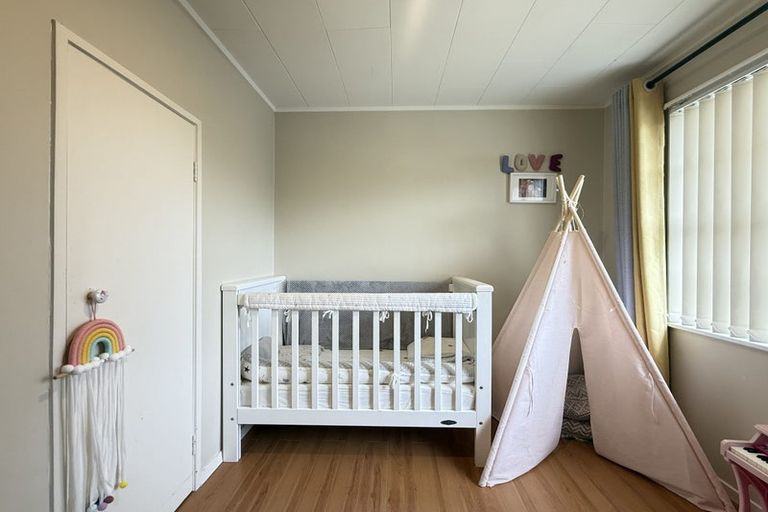 Photo of property in 31 Spinella Drive, Bayview, Auckland, 0629