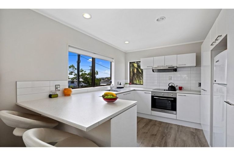 Photo of property in 13a Red Beach Road, Red Beach, 0932